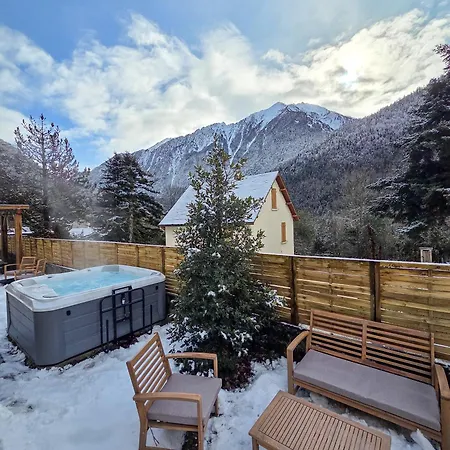 Douce Ecorce Jacuzzi Et Sauna Le Sylvestre Aragnouet